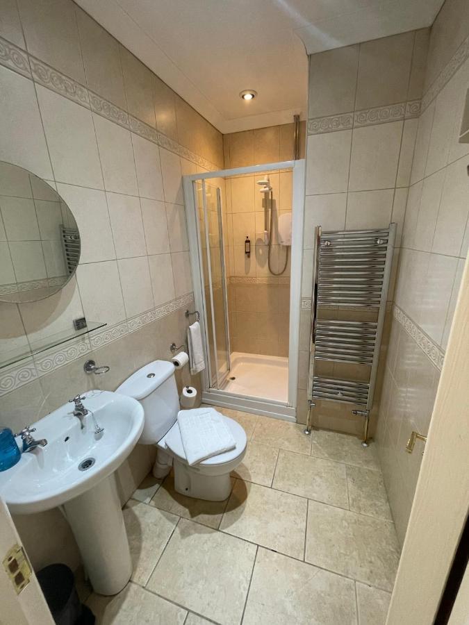 Oakhurst Gatwick B&B Crawley  Dış mekan fotoğraf