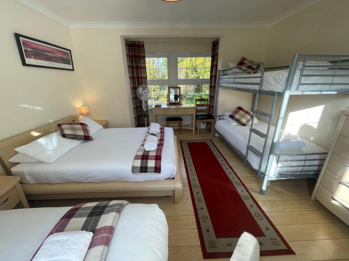 Oakhurst Gatwick B&B Crawley  Dış mekan fotoğraf