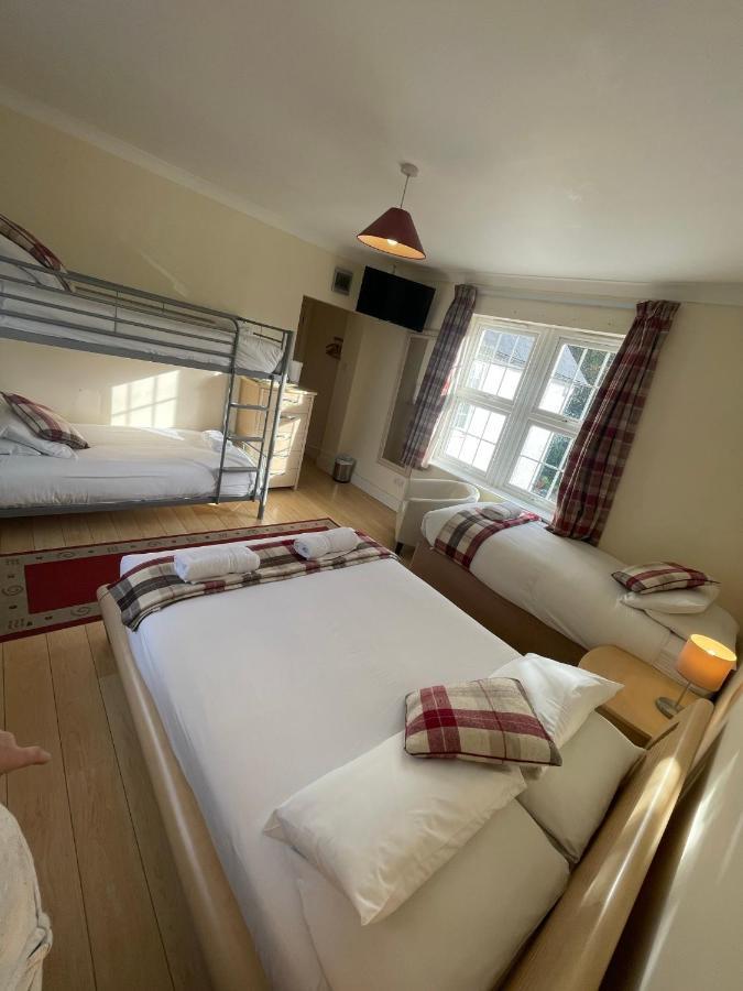 Oakhurst Gatwick B&B Crawley  Dış mekan fotoğraf