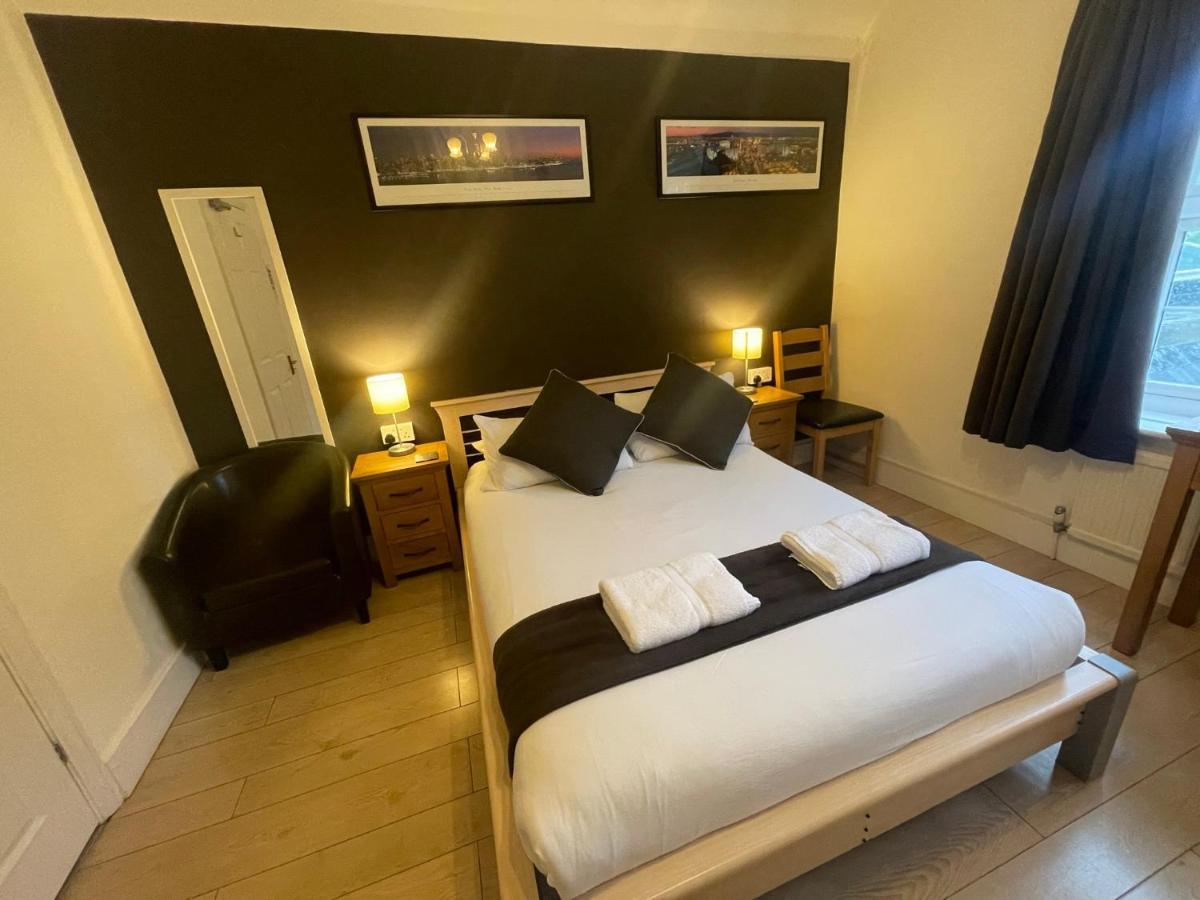Oakhurst Gatwick B&B Crawley  Dış mekan fotoğraf