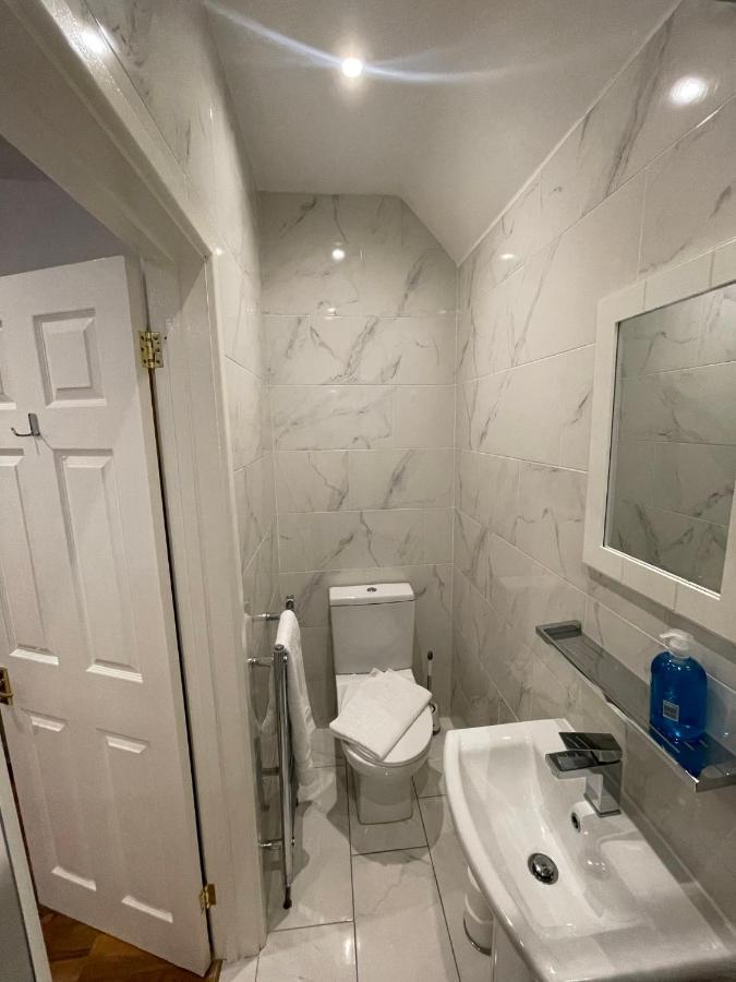 Oakhurst Gatwick B&B Crawley  Dış mekan fotoğraf