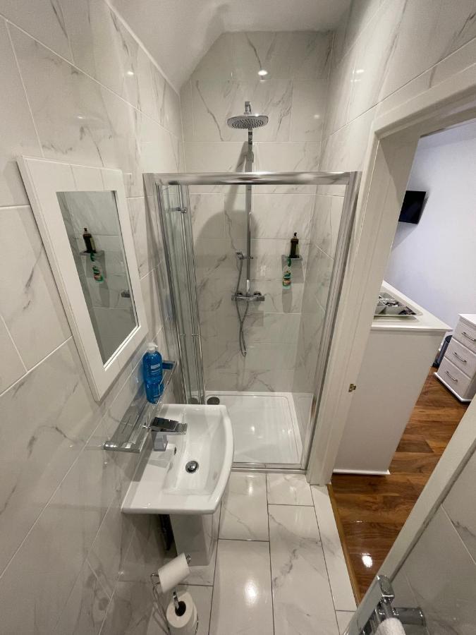 Oakhurst Gatwick B&B Crawley  Dış mekan fotoğraf