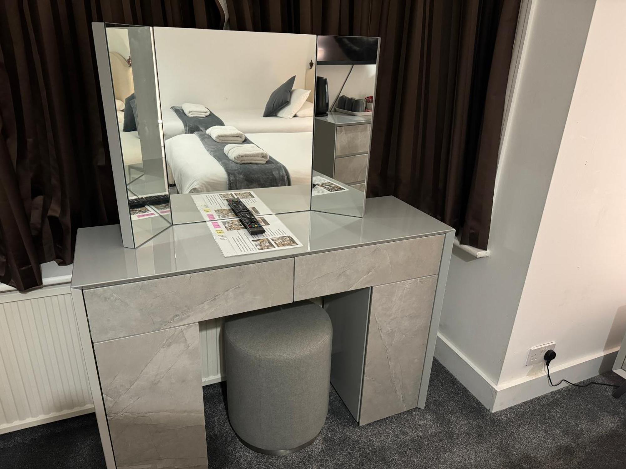 Oakhurst Gatwick B&B Crawley  Dış mekan fotoğraf