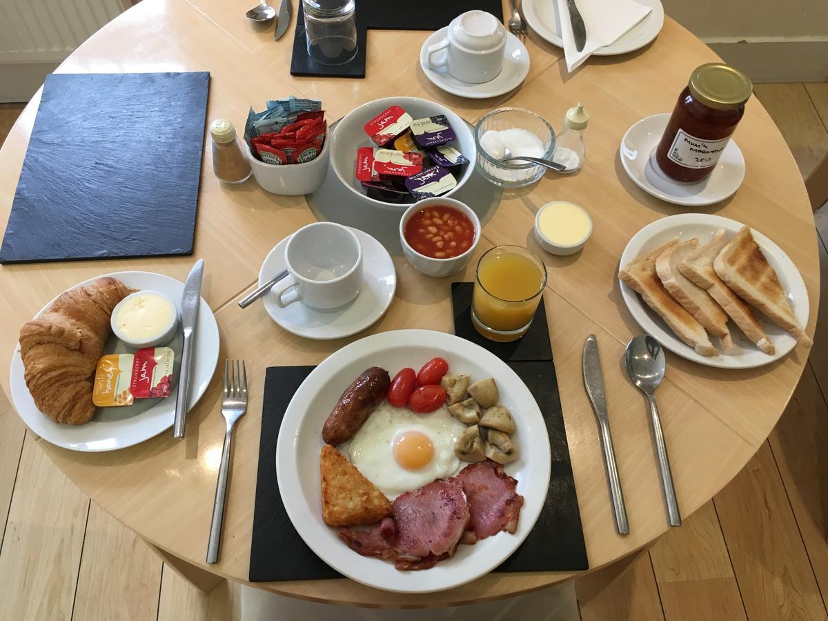 Oakhurst Gatwick B&B Crawley  Dış mekan fotoğraf